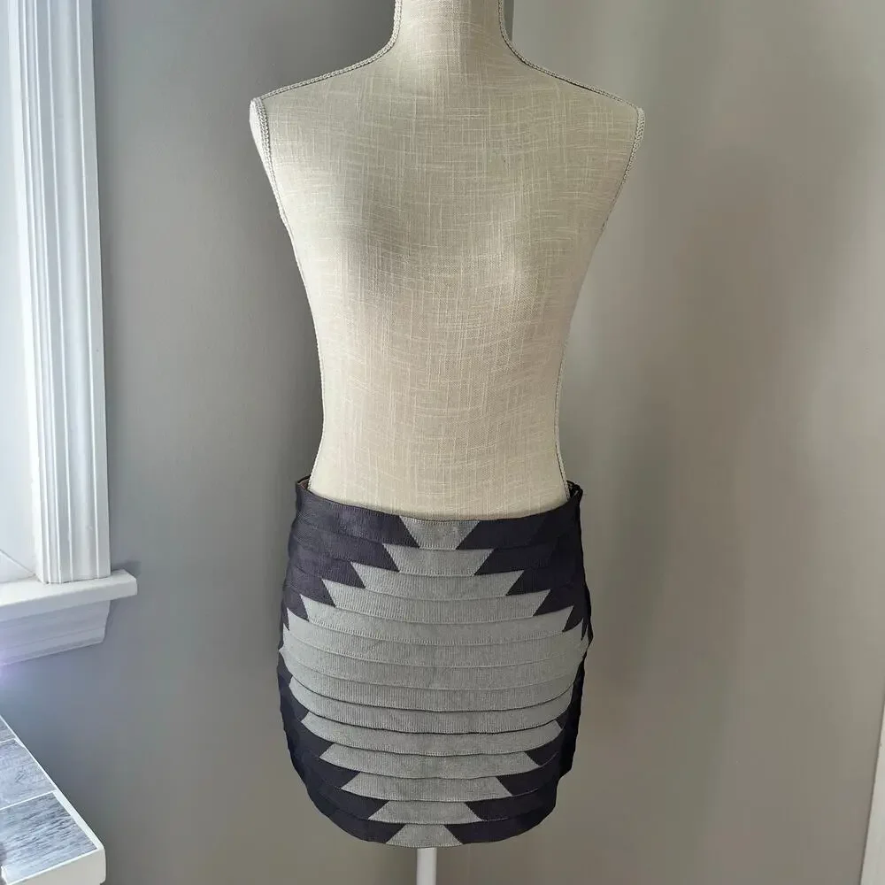 NEW Haute Hippie Gray Aztec Print Micro Mini Skirt Size Medium - Picture 4 of 10
